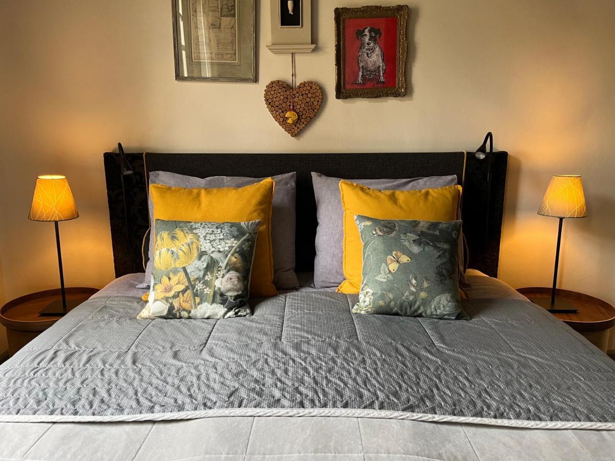 B&B De Kamer Hiernaast 고우타 외부 사진